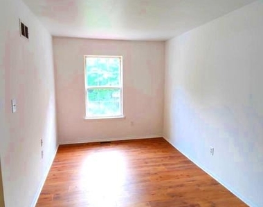 166 Winstead Drive - Photo Thumbnail 9