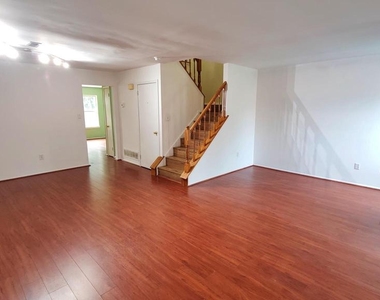166 Winstead Drive - Photo Thumbnail 2