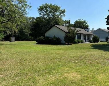 914 W Summer Road - Photo Thumbnail 1