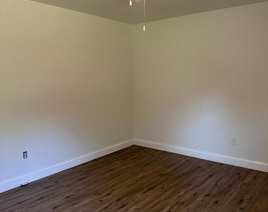 914 W Summer Road - Photo Thumbnail 11