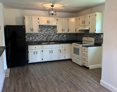 914 W Summer Road - Photo Thumbnail 3