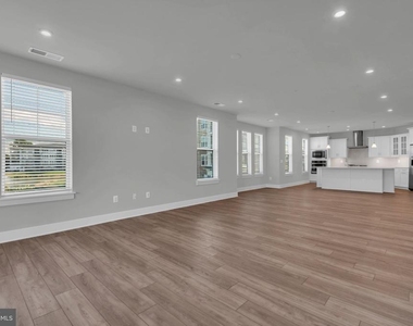 190 Harrier Way - Photo Thumbnail 41