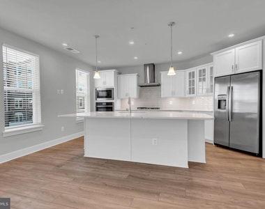 190 Harrier Way - Photo Thumbnail 29