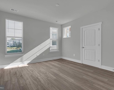 190 Harrier Way - Photo Thumbnail 53