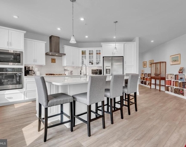 190 Harrier Way - Photo Thumbnail 28