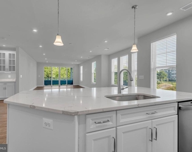 190 Harrier Way - Photo Thumbnail 34