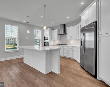 190 Harrier Way - Photo Thumbnail 30
