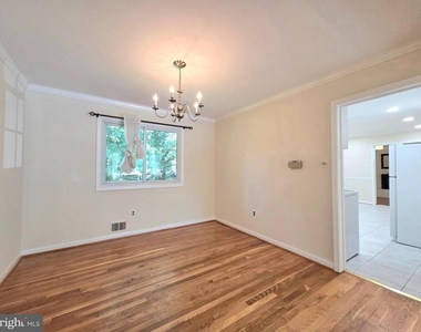 111 Tamarisk Court - Photo Thumbnail 6