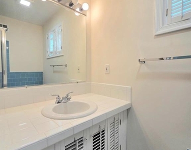 111 Tamarisk Court - Photo Thumbnail 26