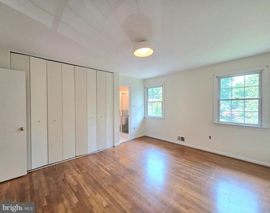 111 Tamarisk Court - Photo Thumbnail 24
