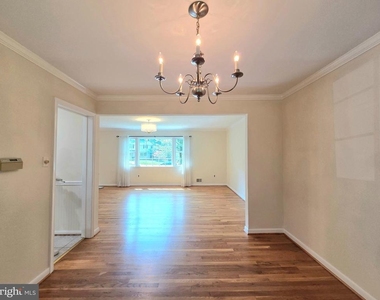 111 Tamarisk Court - Photo Thumbnail 7