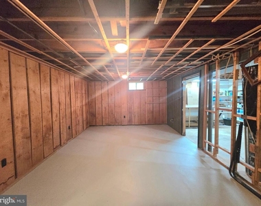 111 Tamarisk Court - Photo Thumbnail 38