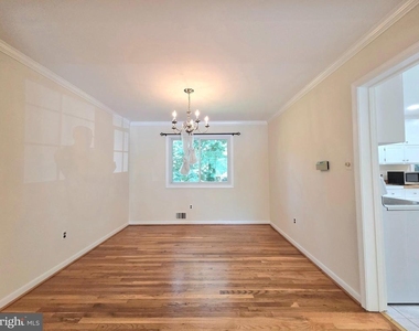 111 Tamarisk Court - Photo Thumbnail 5
