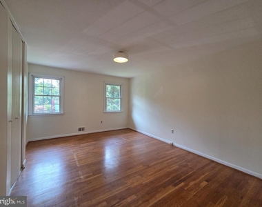 111 Tamarisk Court - Photo Thumbnail 22