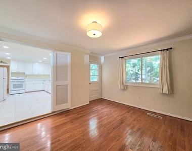 111 Tamarisk Court - Photo Thumbnail 18