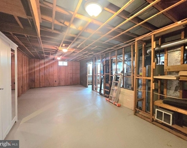 111 Tamarisk Court - Photo Thumbnail 37