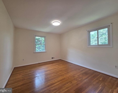 111 Tamarisk Court - Photo Thumbnail 34