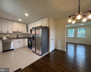 3420 25th Avenue - Photo Thumbnail 3