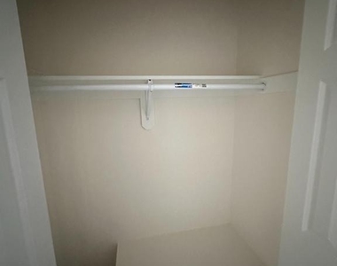 5402 85th Avenue - Photo Thumbnail 9