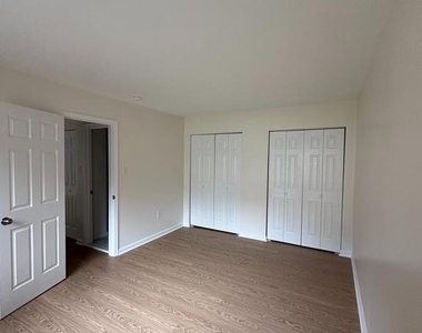 5402 85th Avenue - Photo Thumbnail 11