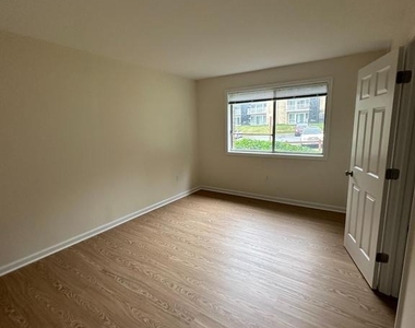 5402 85th Avenue - Photo Thumbnail 10