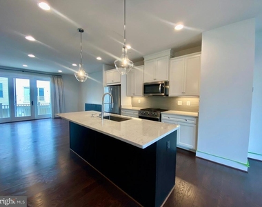 5135 Longstone Way - Photo Thumbnail 4