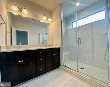 5135 Longstone Way - Photo Thumbnail 10