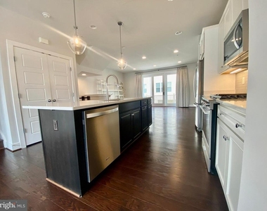 5135 Longstone Way - Photo Thumbnail 18