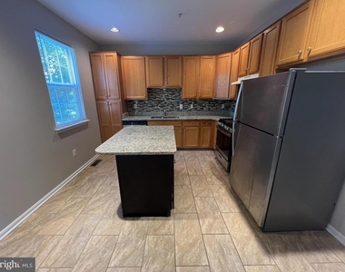 18023 Calabar Drive - Photo Thumbnail 4