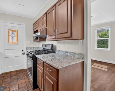 7823 Marion Lane - Photo Thumbnail 14