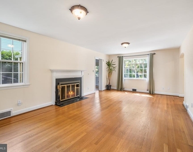 5206 Western Avenue - Photo Thumbnail 6
