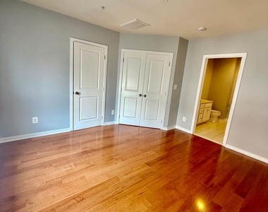 11034 Amherst Avenue - Photo Thumbnail 30