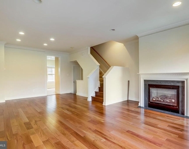 11034 Amherst Avenue - Photo Thumbnail 3
