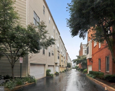 11034 Amherst Avenue - Photo Thumbnail 6