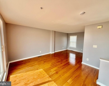 11034 Amherst Avenue - Photo Thumbnail 18