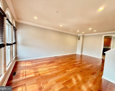 11034 Amherst Avenue - Photo Thumbnail 32