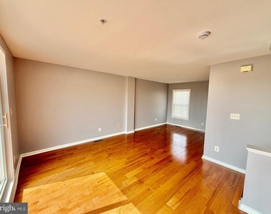 11034 Amherst Avenue - Photo Thumbnail 19