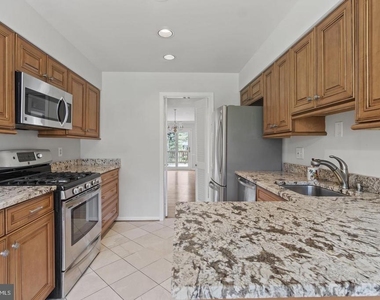 11817 Becket Street - Photo Thumbnail 3