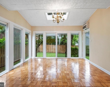 5122 Fairglen Lane - Photo Thumbnail 6