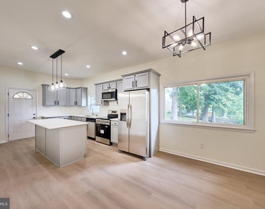 2924 Gracefield Road - Photo Thumbnail 7
