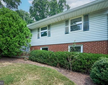 2924 Gracefield Road - Photo Thumbnail 43