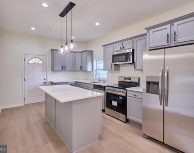 2924 Gracefield Road - Photo Thumbnail 10
