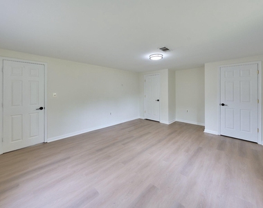2924 Gracefield Road - Photo Thumbnail 37
