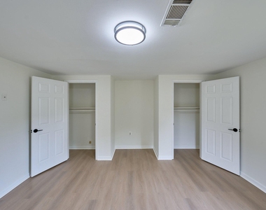 2924 Gracefield Road - Photo Thumbnail 40
