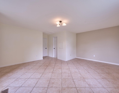 2924 Gracefield Road - Photo Thumbnail 22