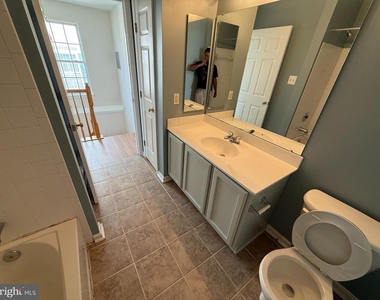 7123 Maiden Point Place - Photo Thumbnail 20