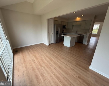 7123 Maiden Point Place - Photo Thumbnail 12