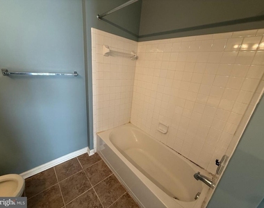 7123 Maiden Point Place - Photo Thumbnail 21