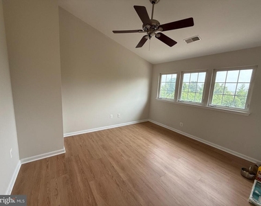 7123 Maiden Point Place - Photo Thumbnail 14