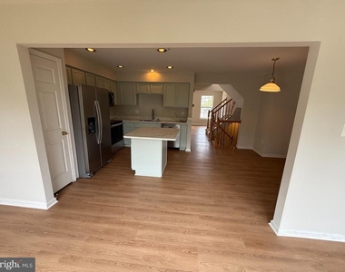 7123 Maiden Point Place - Photo Thumbnail 11